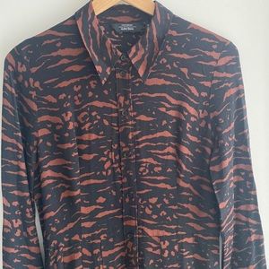 Collared pleated fitted shirt dress